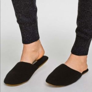 White + warren black cashmere slippers